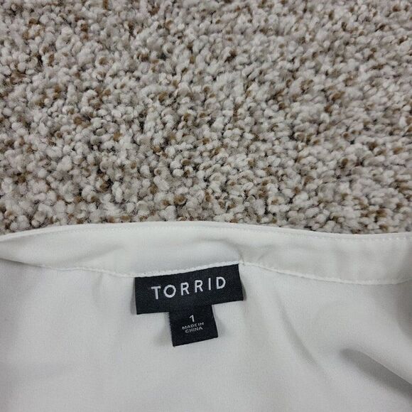 Torrid Shirt Womens 1 White Blouse Roll Tab 3/4 Sleeve Pockets Button Up V Neck - Picture 2 of 8